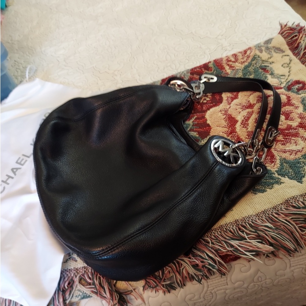 Micheal Kors hobo - Picture 1 of 2
